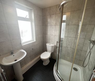 4 Herbert Road, Greater London, UB1 - Photo 4