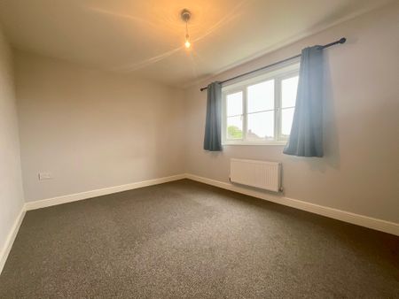 2 bedroom Mid Terraced House to let - Photo 3