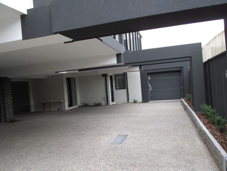 Brand new modern townhouse! - Photo 5