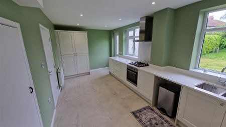 3 bed semi-detached house to rent in Melville Grove, High Heaton - Photo 4