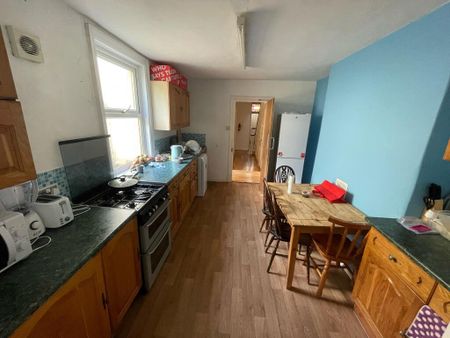 4 bedroom house share to rent - Photo 2