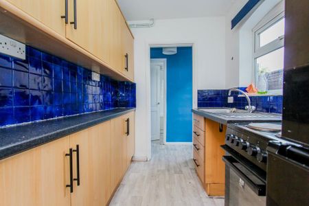 3 bedroom terraced house to rent - Photo 3