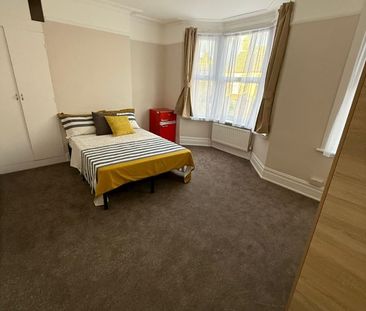 Room in a Shared House, Steele Road, N17 - Photo 1