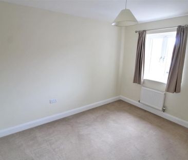 3 bedroom end of terrace house to rent - Photo 5