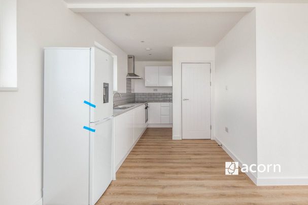 Flat to rent - Worsley Bridge Road, London, SE26 - Photo 1