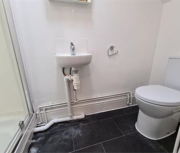 Room 5, Flat 1, 43 Mill Road, Cambridge - Photo 3