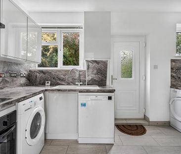 3 bedroom semi-detached house to rent - Photo 5