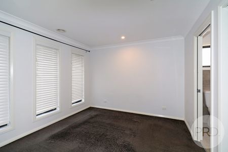 20 Cunjegong Loop, Gobbagombalin NSW 2650 - Photo 2