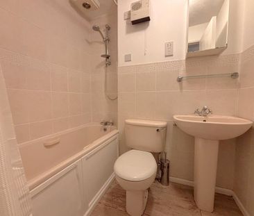 1 bedroom ground floor flat to rent - Photo 4