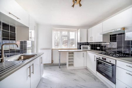 3 bedroom flat to rent - Photo 5