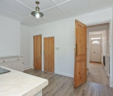 2 bedroom end of terrace house to rent - Photo 3