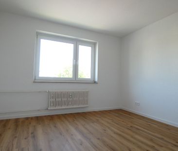 *** Attraktive 3-Zi.-Whg. mit Balkon! Erstbezug nach Sanierung! *** - Photo 4