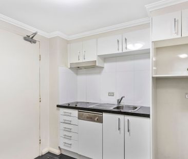 Deposit Taken&excl;&excl;&excl; Modern Studio in Prime Locale - Photo 2