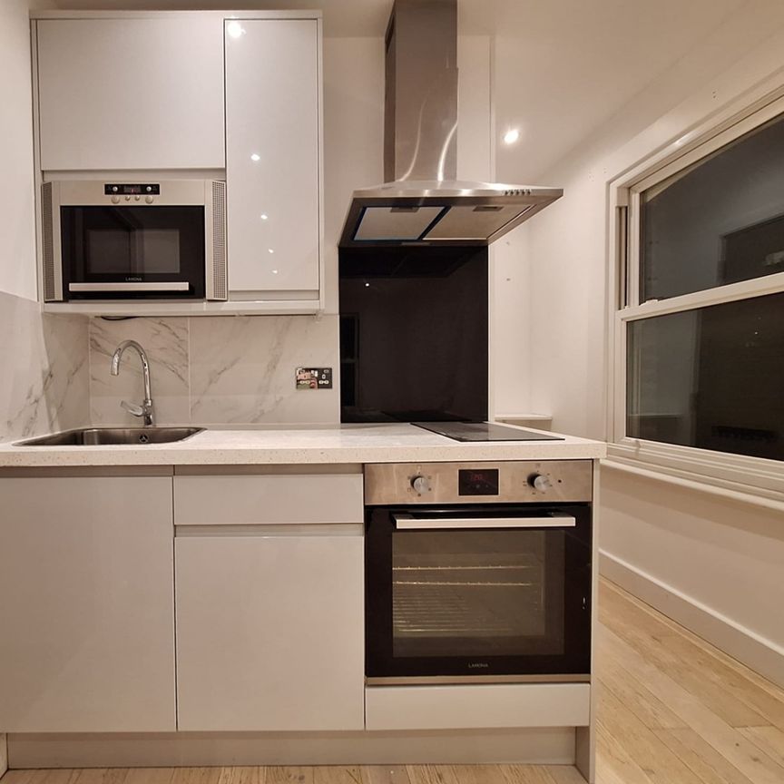 Studio Flat, Junction Road, N19 - Photo 1