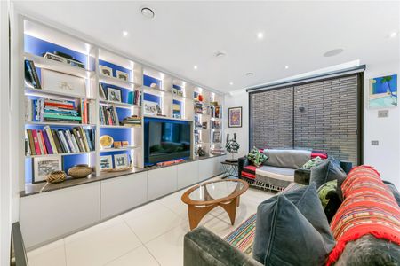 Modern mews home with parking in prime Connaught Village - Photo 2