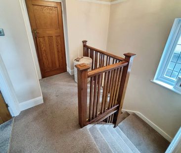 Gaynes Park Road, Upminster, RM14 - Photo 2