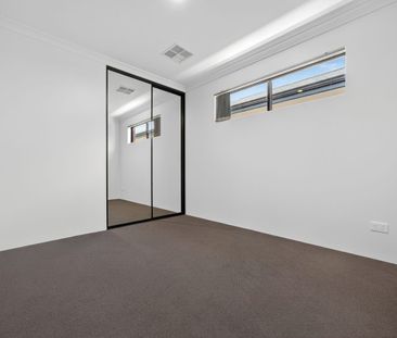 29 Meander Way, Treeby, WA 6164 - Photo 4