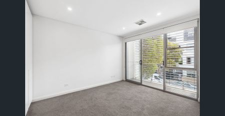 Stylish 3-Bedroom Townhouse Offering Urban Lifestyle, Quality & Prestige - Photo 2