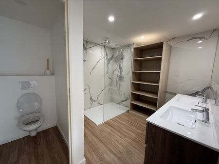 Location Appartement 4 pièces 134m² LA VALETTE DU VAR 83160 - Photo 4