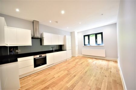 Treadaway Hill, Loudwater, High Wycombe,HP10 - Photo 2