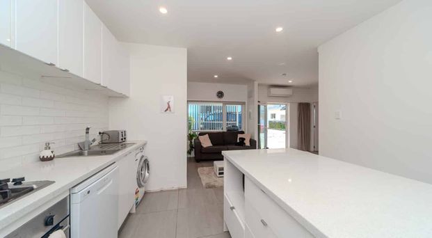 New two bedroom flat in Island Bay - Photo 1