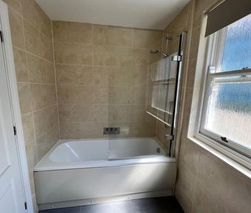 4 bedroom terraced house to rent - Photo 4