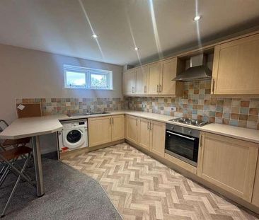 The Plantations, Low Moor, BD12 - Photo 4