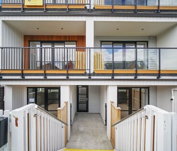 NEWLY built sunny one bedroom apartment in Hobsonville - Photo 3