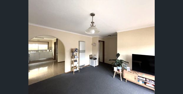 TWO BEDROOM UNIT IN A QUIET COURT - Photo 1