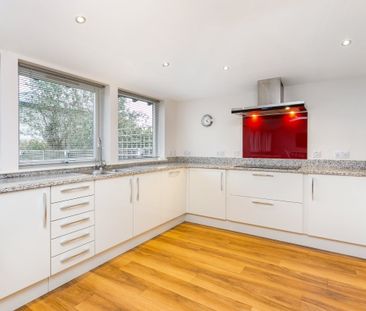 5 bedroom detached house to rent - Photo 3