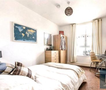 1 bedroom in a house share to rent - Photo 2