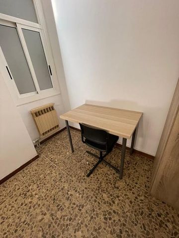 Travessera de Gràcia, Barcelona, Catalonia 08027 - Photo 3