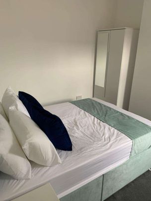 Fab 3 Bed Student House - Salford Uni 🎓 - Photo 1