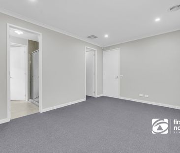 Modern Family Living in the Heart of Mount Atkinson Estate - Photo 3