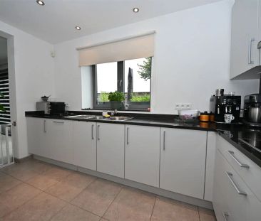 Woning met 4 slaapkamers en garage. - Photo 6
