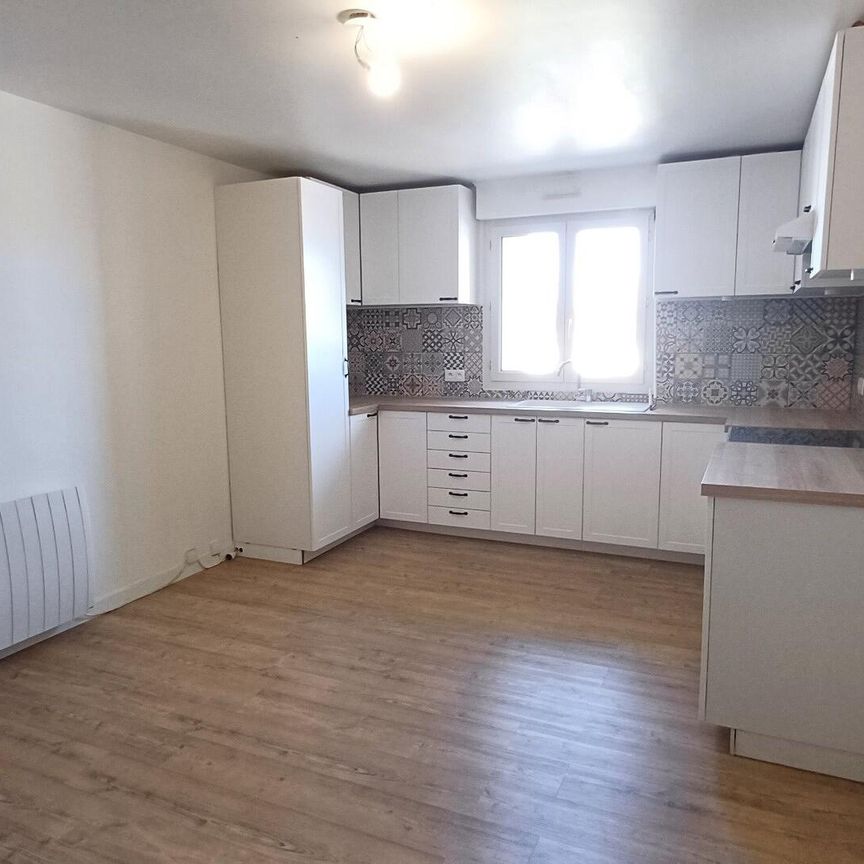 location Appartement T2 DE 52.02m² À LA QUEUE EN BRIE - Photo 1