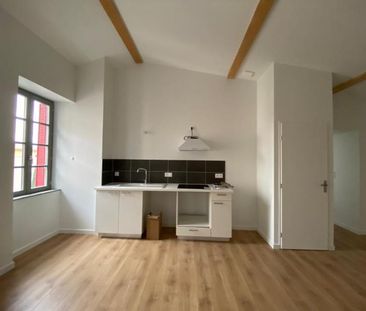 Location Appartement 4 pièces 83m² ROMANS SUR ISERE 26100 - Photo 1