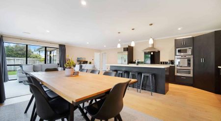 Right in Riverhead! - Photo 4