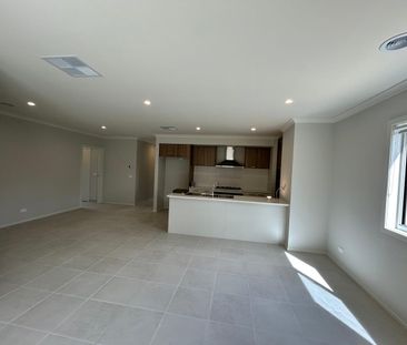 Spacious Family Home - Photo 3