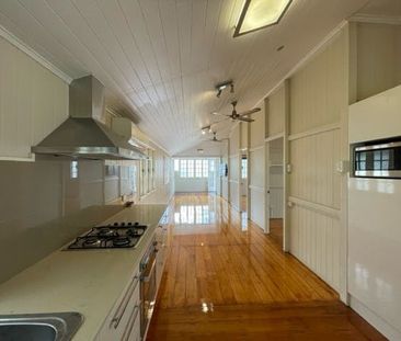 Contemporary 2 Bedroom Home Railway Estate Location - Photo 4