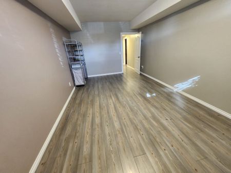 4 Bedroom 3 Bathroom Duplex in Deer Park Northeast!!! - Photo 2