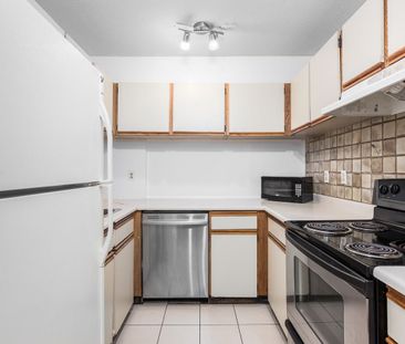 1405 Haro Street apartment — Vancouver, BC (3-Bedroom) - 3 Bedroom - Photo 1