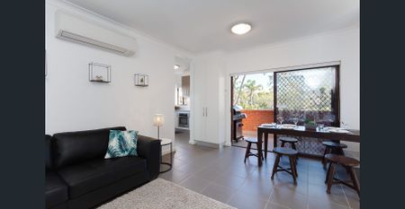 UNFURISHED BEAUTIFULLY RENOVATED UNIT - Photo 2