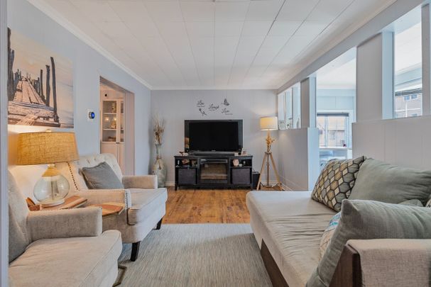 For Lease - 1 Mareve Avenue, Hamilton, Ontario - Photo 1