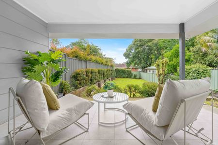 Contemporary Elegance: Bright, Stylish, and Convenient Living. - Photo 3