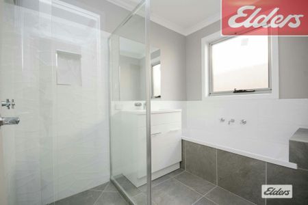 Stylish Modern Family Home - Photo 3