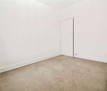 Malvern Road, Hornchurch, RM11 - Photo 4