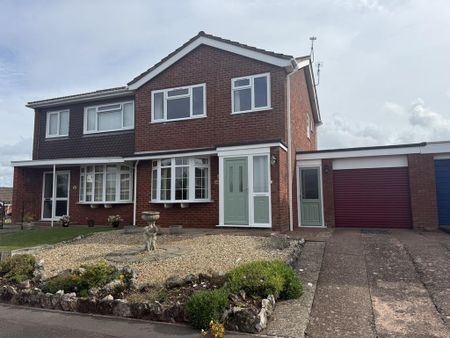 3 bedroom terraced house to rent - Photo 4