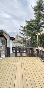 PET Friendly 3 Bedroom House with a beautiful open deck! - Photo 4