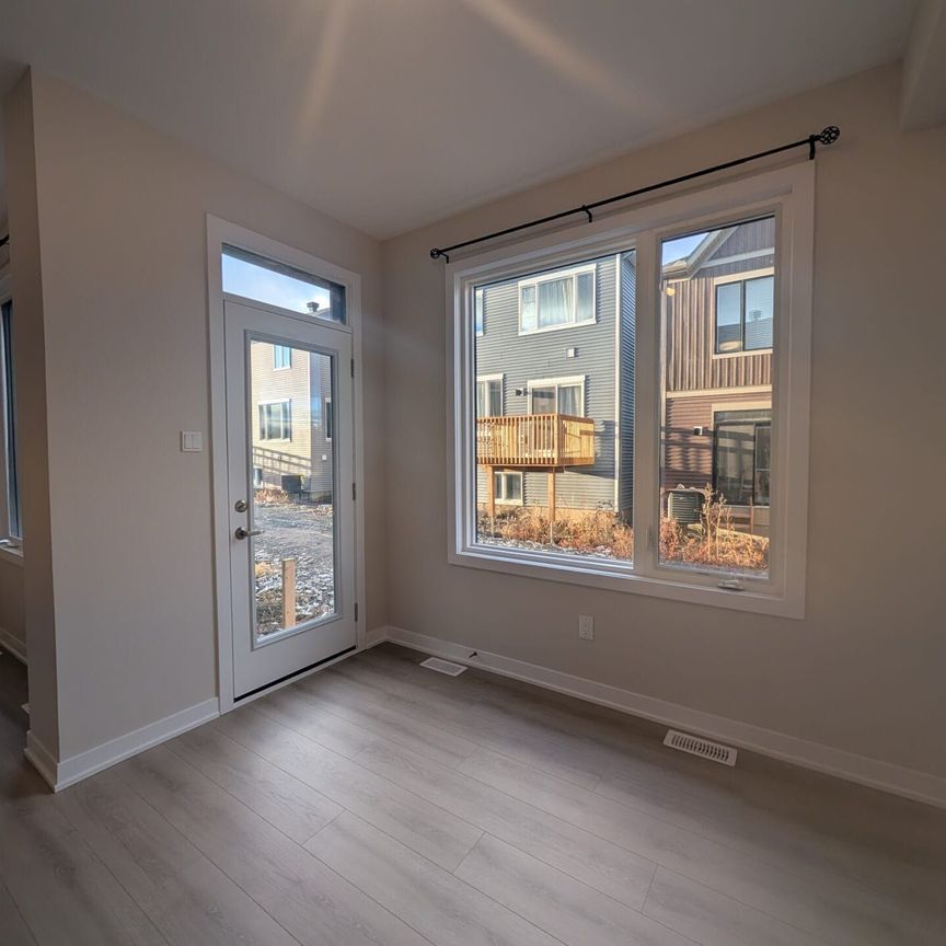 For Lease - 375 Les Emmerson Drive, Barrhaven, Ontario - Photo 1